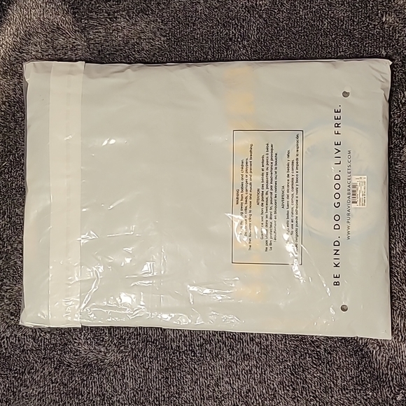 🎉HP🎉 Pura Vida University Tee - Picture 4 of 4